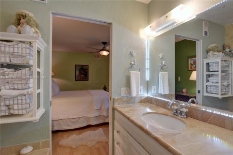 Townhouse in Miami, Florida 2 bedrooms, 120.96 sq.m. № 1348384 - photo 23