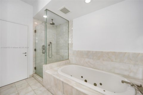 Copropriété à vendre à Miami Beach, Floride: 2 chambres, 134.06 m2 № 1306428 - photo 16