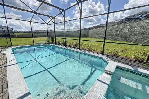 Casa en venta en Davenport, Florida, 8 dormitorios, 373.93 m2 № 1371921 - foto 2