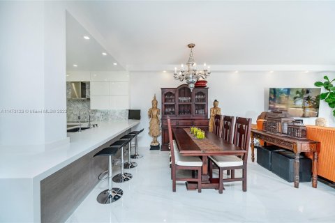 Condominio en venta en Key Biscayne, Florida, 2 dormitorios, 142.33 m2 № 784392 - foto 3