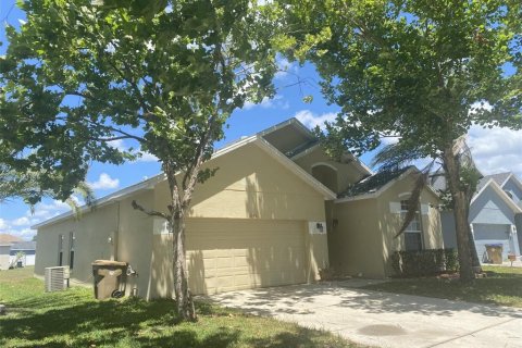 Villa ou maison à vendre à Kissimmee, Floride: 4 chambres, 166.76 m2 № 1198924 - photo 1