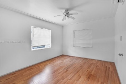 Condo in Miami Beach, Florida, 1 bedroom  № 641153 - photo 13