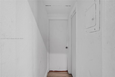 Condo in Miami Beach, Florida, 1 bedroom  № 641153 - photo 10