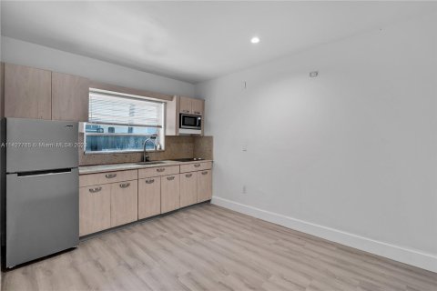 Condo in Miami Beach, Florida, 1 bedroom  № 641153 - photo 6