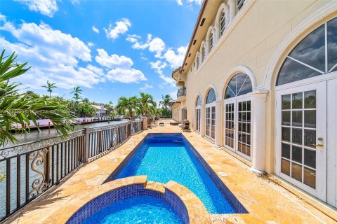 House in Fort Lauderdale, Florida 6 bedrooms, 790.78 sq.m. № 1175901 - photo 2