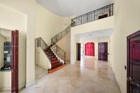 House in Fort Lauderdale, Florida 6 bedrooms, 790.78 sq.m. № 1175901 - photo 6