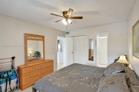 Condo in Lauderdale Lakes, Florida, 1 bedroom  № 1092605 - photo 21