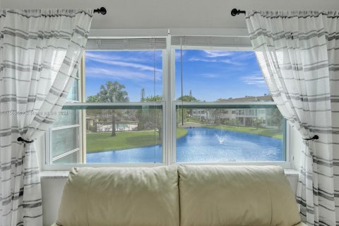 Condo in Lauderdale Lakes, Florida, 1 bedroom  № 1092605 - photo 28