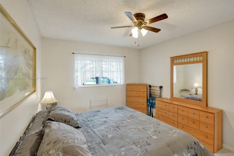 Condo in Lauderdale Lakes, Florida, 1 bedroom  № 1092605 - photo 23