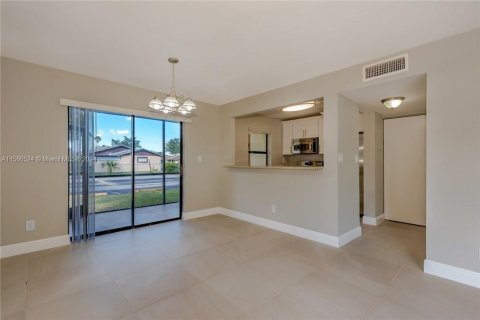 Condominio en venta en Miramar, Florida, 1 dormitorio, 71.53 m2 № 1092607 - foto 5