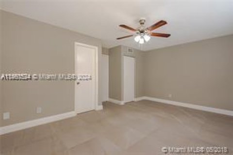 Condominio en venta en Miramar, Florida, 1 dormitorio, 71.53 m2 № 1092607 - foto 10