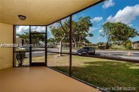 Condominio en venta en Miramar, Florida, 1 dormitorio, 71.53 m2 № 1092607 - foto 16