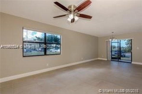 Condominio en venta en Miramar, Florida, 1 dormitorio, 71.53 m2 № 1092607 - foto 15