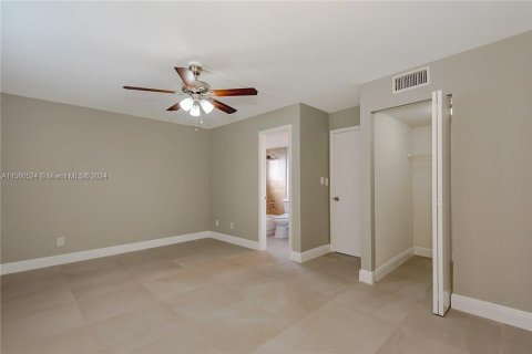 Condominio en venta en Miramar, Florida, 1 dormitorio, 71.53 m2 № 1092607 - foto 8
