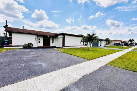 House in Sunrise, Florida 3 bedrooms, 138.33 sq.m. № 1092611 - photo 3