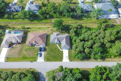 Villa ou maison à vendre à North Port, Floride: 3 chambres, 165.09 m2 № 1158371 - photo 3