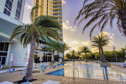 Copropriété à vendre à North Miami Beach, Floride: 3 chambres, 144.56 m2 № 809891 - photo 26