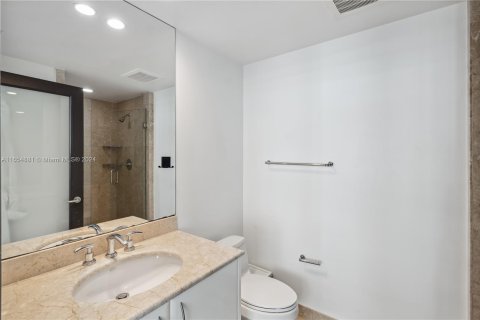 Condo in Miami, Florida, 3 bedrooms  № 1384459 - photo 17