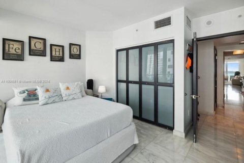 Condo in Miami, Florida, 3 bedrooms  № 1384459 - photo 12