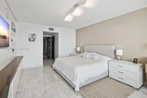 Condo in Miami, Florida, 3 bedrooms  № 1384459 - photo 23