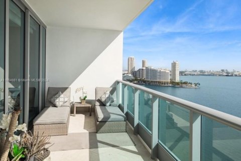 Condo in Miami, Florida, 3 bedrooms  № 1384459 - photo 6