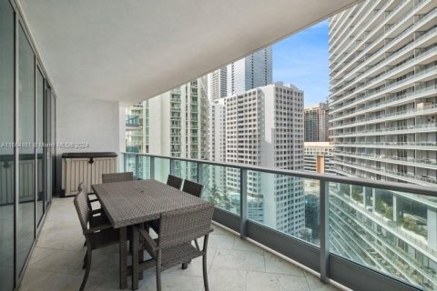 Condo in Miami, Florida, 3 bedrooms  № 1384459 - photo 20