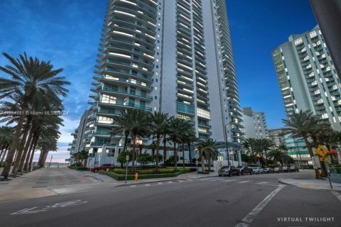 Condo in Miami, Florida, 3 bedrooms  № 1384459 - photo 21