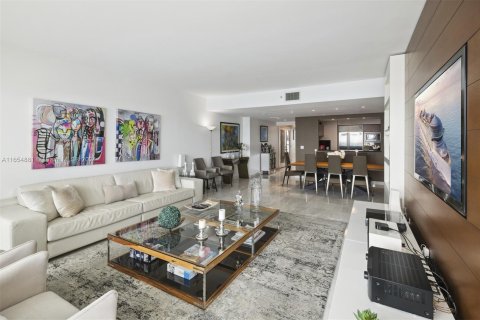 Condo in Miami, Florida, 3 bedrooms  № 1384459 - photo 4