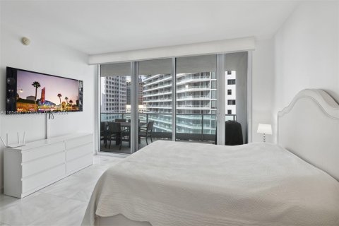 Condo in Miami, Florida, 3 bedrooms  № 1384459 - photo 19