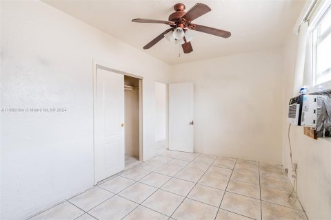 House in Miami, Florida 2 bedrooms, 70.88 sq.m. № 1384504 - photo 6