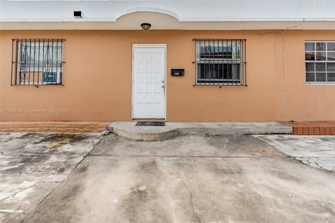 Villa ou maison à vendre à Miami, Floride: 2 chambres, 70.88 m2 № 1384504 - photo 15