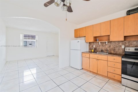 Villa ou maison à vendre à Miami, Floride: 2 chambres, 70.88 m2 № 1384504 - photo 2