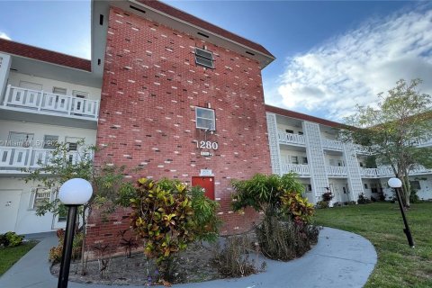 Condominio en venta en Lauderhill, Florida, 1 dormitorio, 67.82 m2 № 1330182 - foto 13