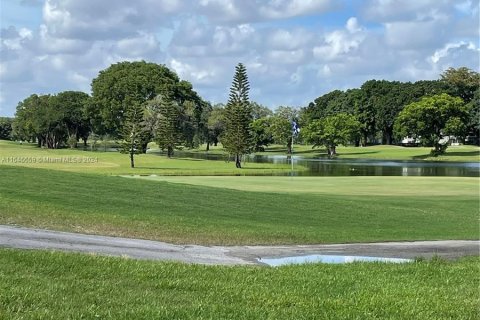 Condo in Pembroke Pines, Florida, 2 bedrooms  № 1330137 - photo 19