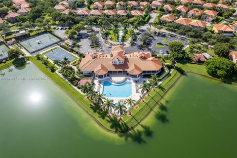 Villa ou maison à vendre à Cutler Bay, Floride: 5 chambres, 366.5 m2 № 1330183 - photo 5