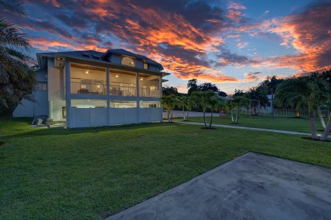 House in Palm City, Florida 3 bedrooms, 231.61 sq.m. № 1208124 - photo 22