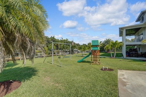 Casa en venta en Palm City, Florida, 3 dormitorios, 231.61 m2 № 1208124 - foto 12