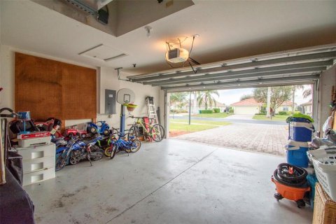 House in Naples, Florida 3 bedrooms, 140.65 sq.m. № 1002123 - photo 25