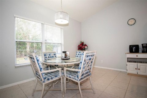 House in Naples, Florida 3 bedrooms, 140.65 sq.m. № 1002123 - photo 9