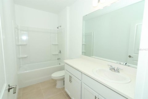 House in Edgewater, Florida 3 bedrooms, 139.35 sq.m. № 1317762 - photo 26