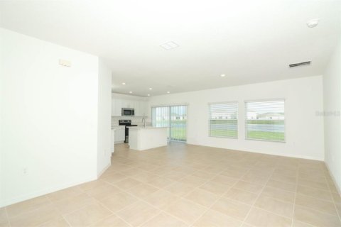 House in Edgewater, Florida 3 bedrooms, 139.35 sq.m. № 1317762 - photo 8