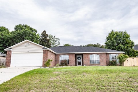 Villa ou maison à louer à Crestview, Floride: 4 chambres, 191.1 m2 № 561208 - photo 1