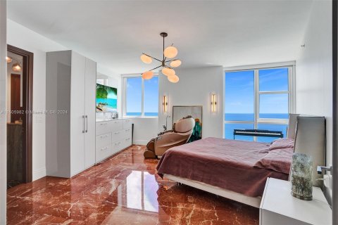 Condo in Sunny Isles Beach, Florida, 2 bedrooms  № 936330 - photo 23