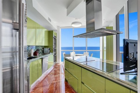 Condominio en venta en Sunny Isles Beach, Florida, 2 dormitorios, 159.98 m2 № 936330 - foto 13