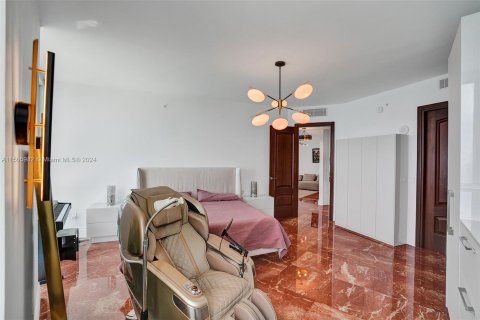 Condo in Sunny Isles Beach, Florida, 2 bedrooms  № 936330 - photo 26