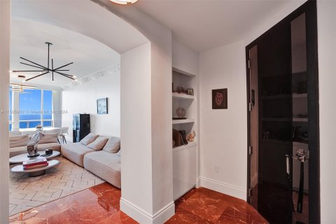 Condo in Sunny Isles Beach, Florida, 2 bedrooms  № 936330 - photo 28