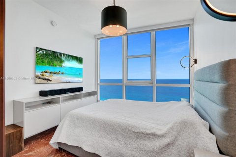 Condominio en venta en Sunny Isles Beach, Florida, 2 dormitorios, 159.98 m2 № 936330 - foto 19