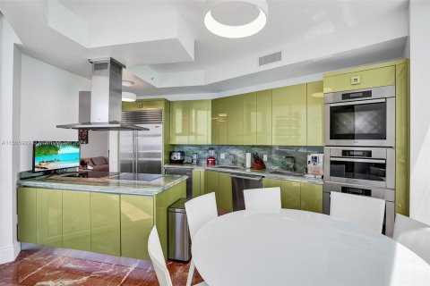 Condominio en venta en Sunny Isles Beach, Florida, 2 dormitorios, 159.98 m2 № 936330 - foto 16