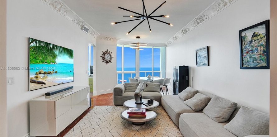 Condominio en Sunny Isles Beach, Florida, 2 dormitorios  № 936330