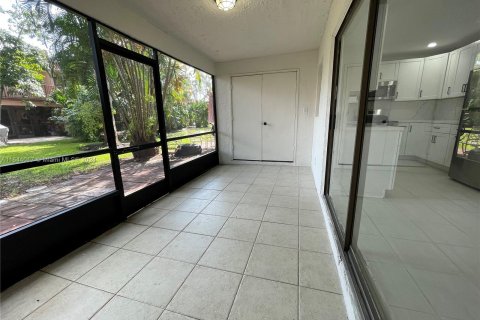 Townhouse in Davie, Florida 2 bedrooms, 108.7 sq.m. № 1325792 - photo 21